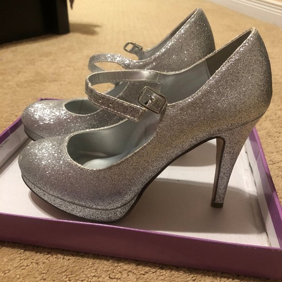 Heeled pumps - Picture 4 of 4